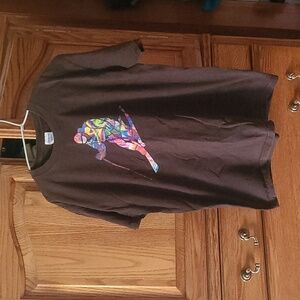 Brown skier t shirt